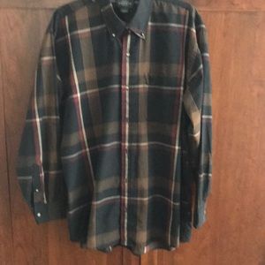 Men’s casual plaid button down shirt